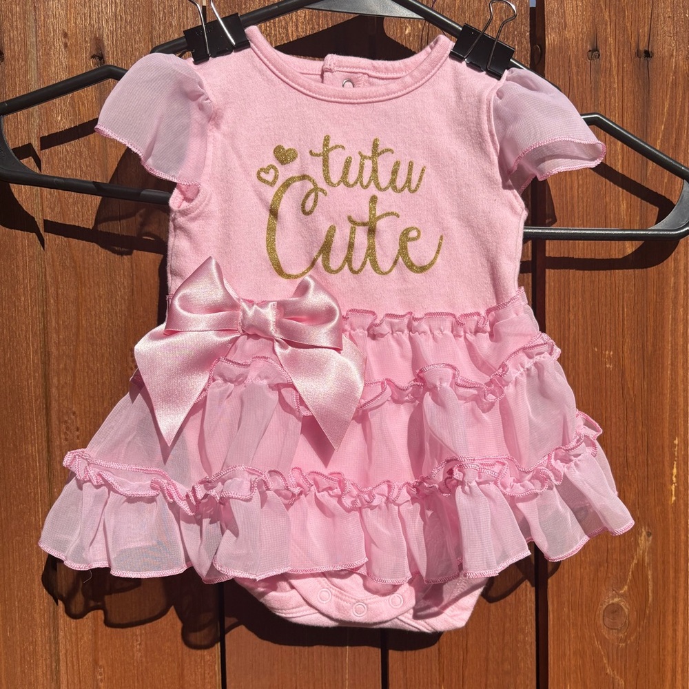 NWOT Gerbr Pink w/Gold Tutu Cute Baby Bodysuit (0-3 mos)